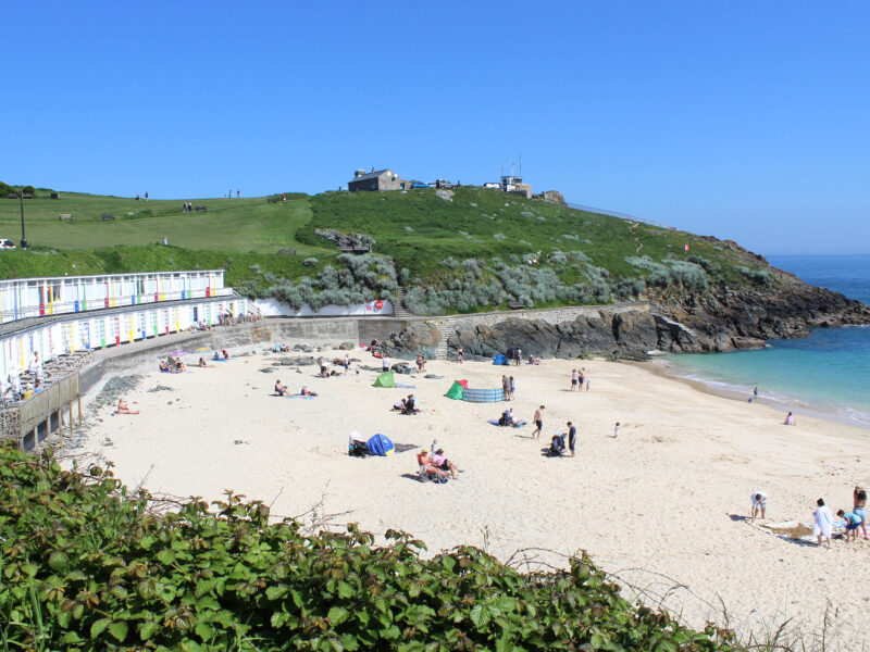 Porthgwidden Beach - Flikr - photo by Sykes Cottages