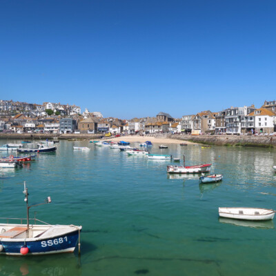 St Ives Harbour Beach Boats - Photo by Sykes Cottages - Flikr