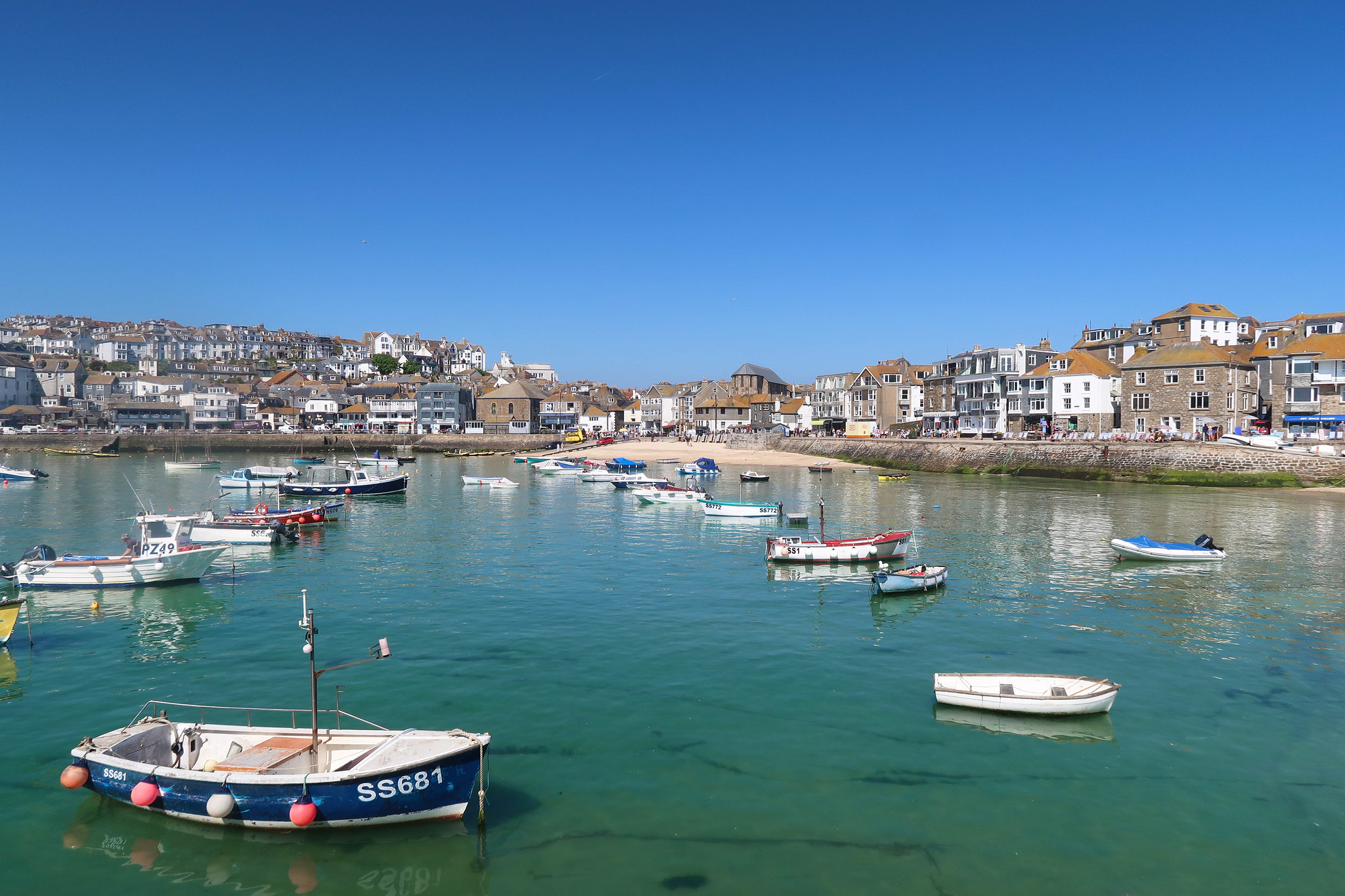 St Ives Harbour Beach Boats - Photo by Sykes Cottages - Flikr