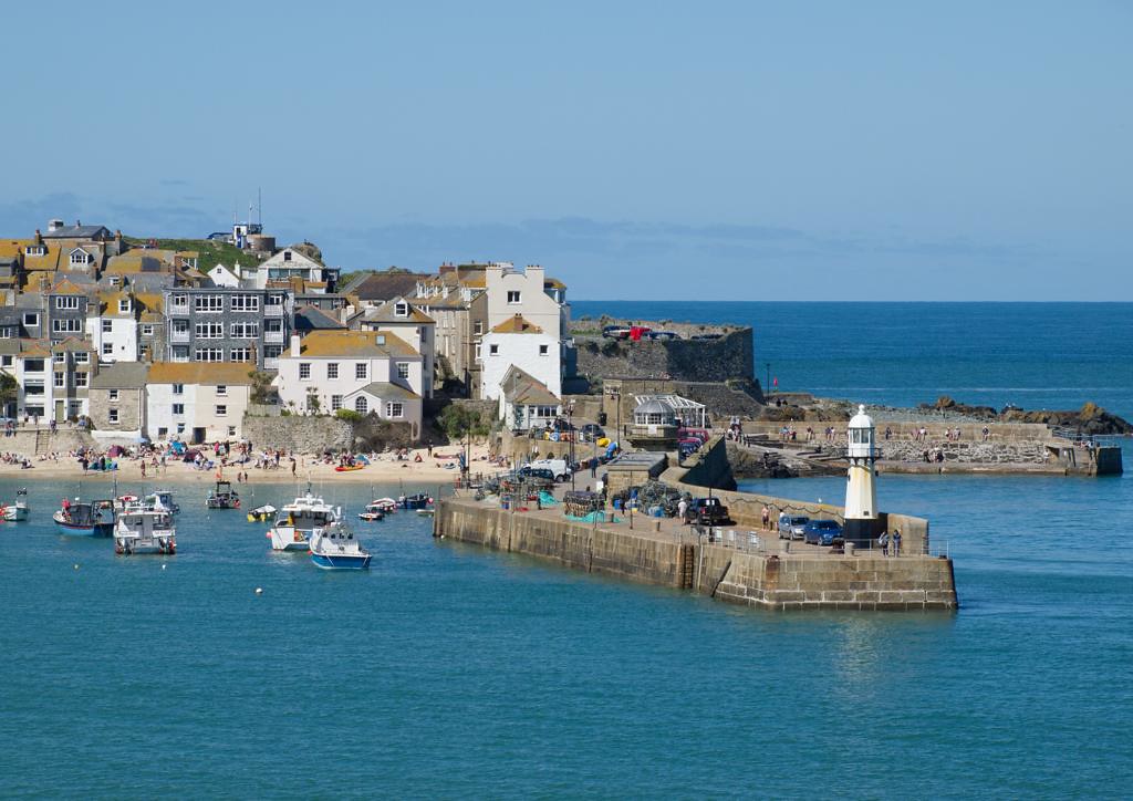 St Ives - hedgehog - Flikr - photo by Hedgehog Digital