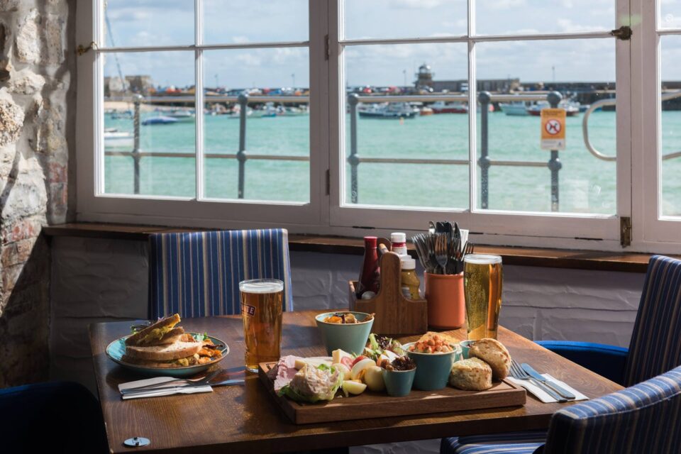 Life Boat Inn - St Ives