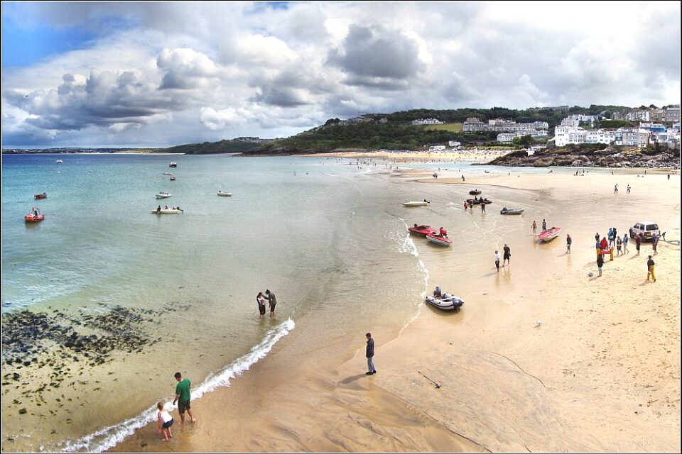 St Ives Beach - Flikr - Stitched - photo by Robert Pittman